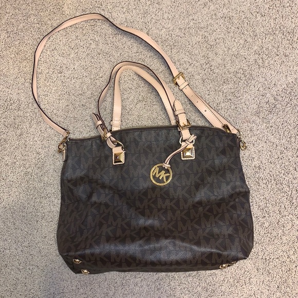 Michael Kors Handbags - Michael Kors purse